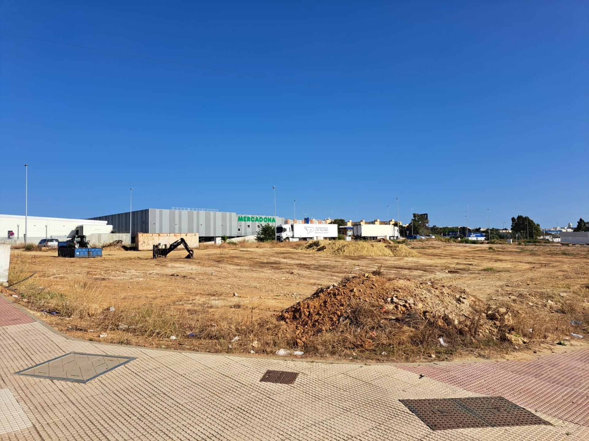 Solar en venta en polígono industrial Fadrícas II