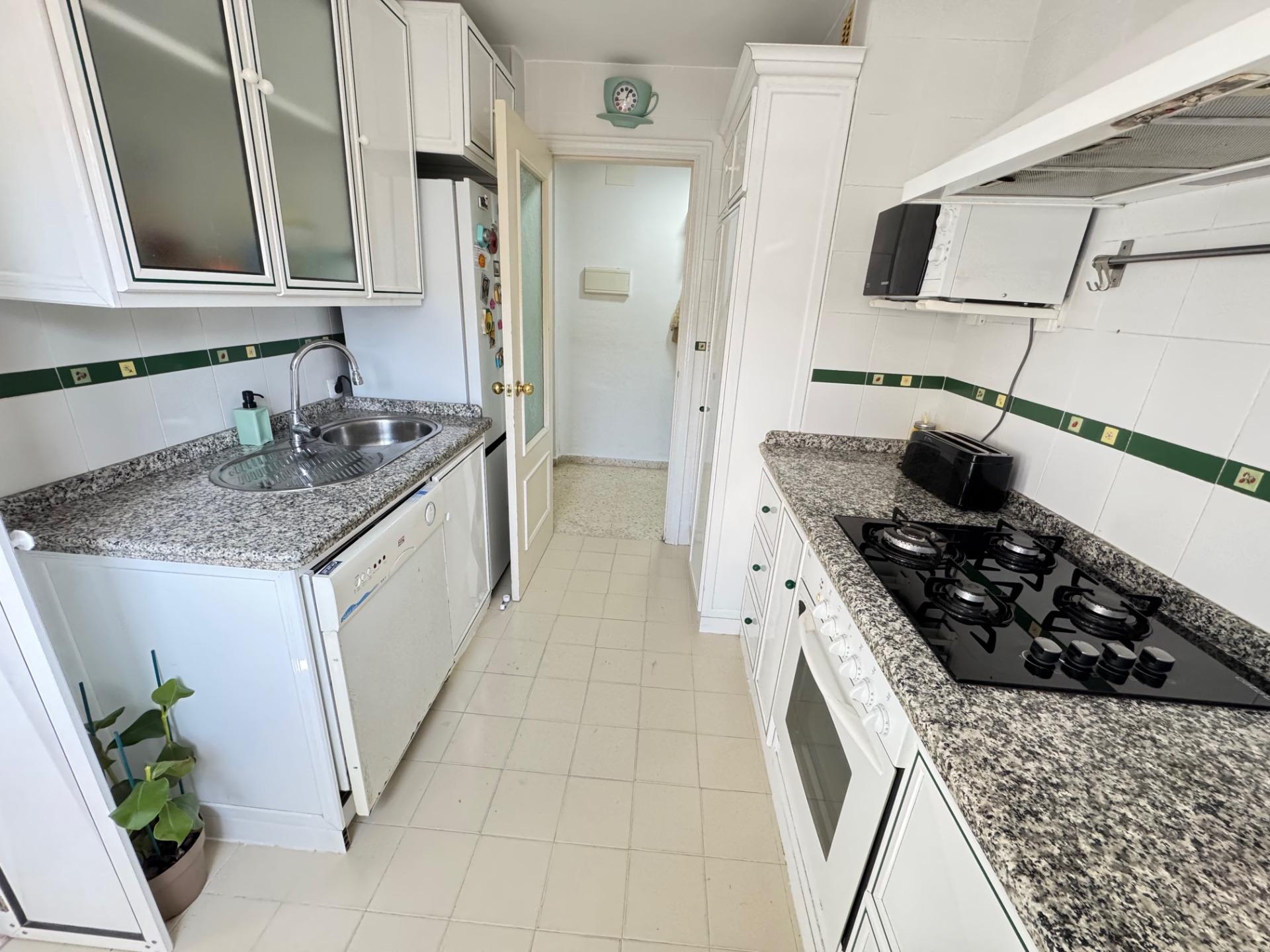 "OPORTUNIDAD PINO MONTANO, CON GARAJE Y TRASTERO"