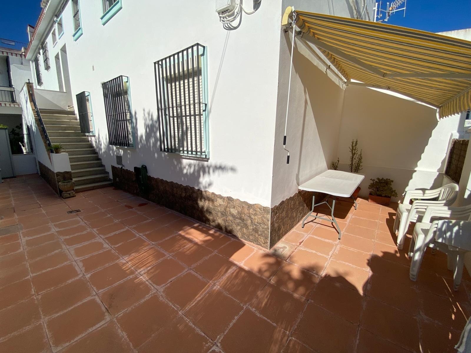 AMPLIA VIVIENDA EN CENTRO - PLAYA