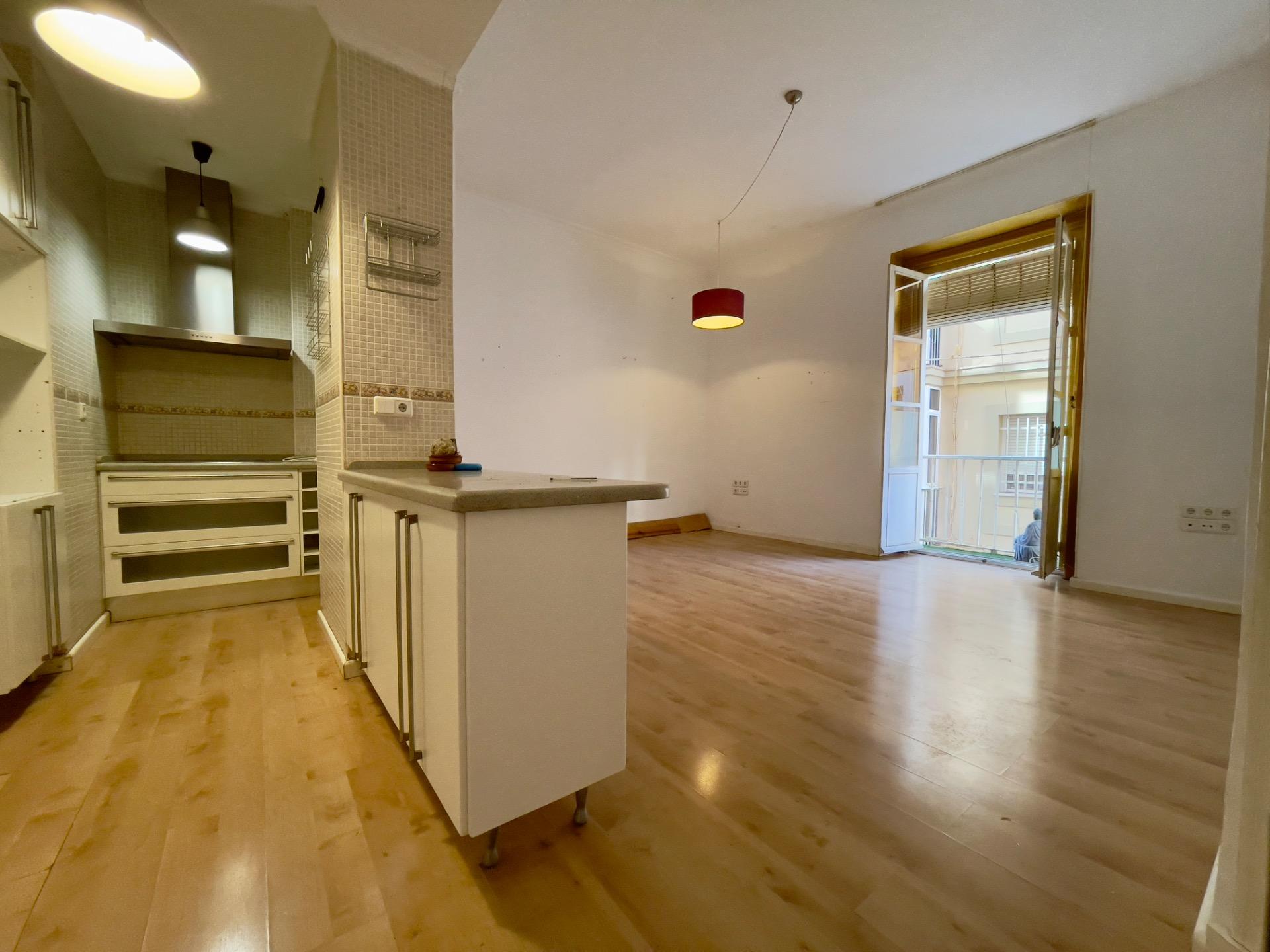 Piso en La Viña a 200 metros de La Caleta – ¡Vive Cádiz con encanto!