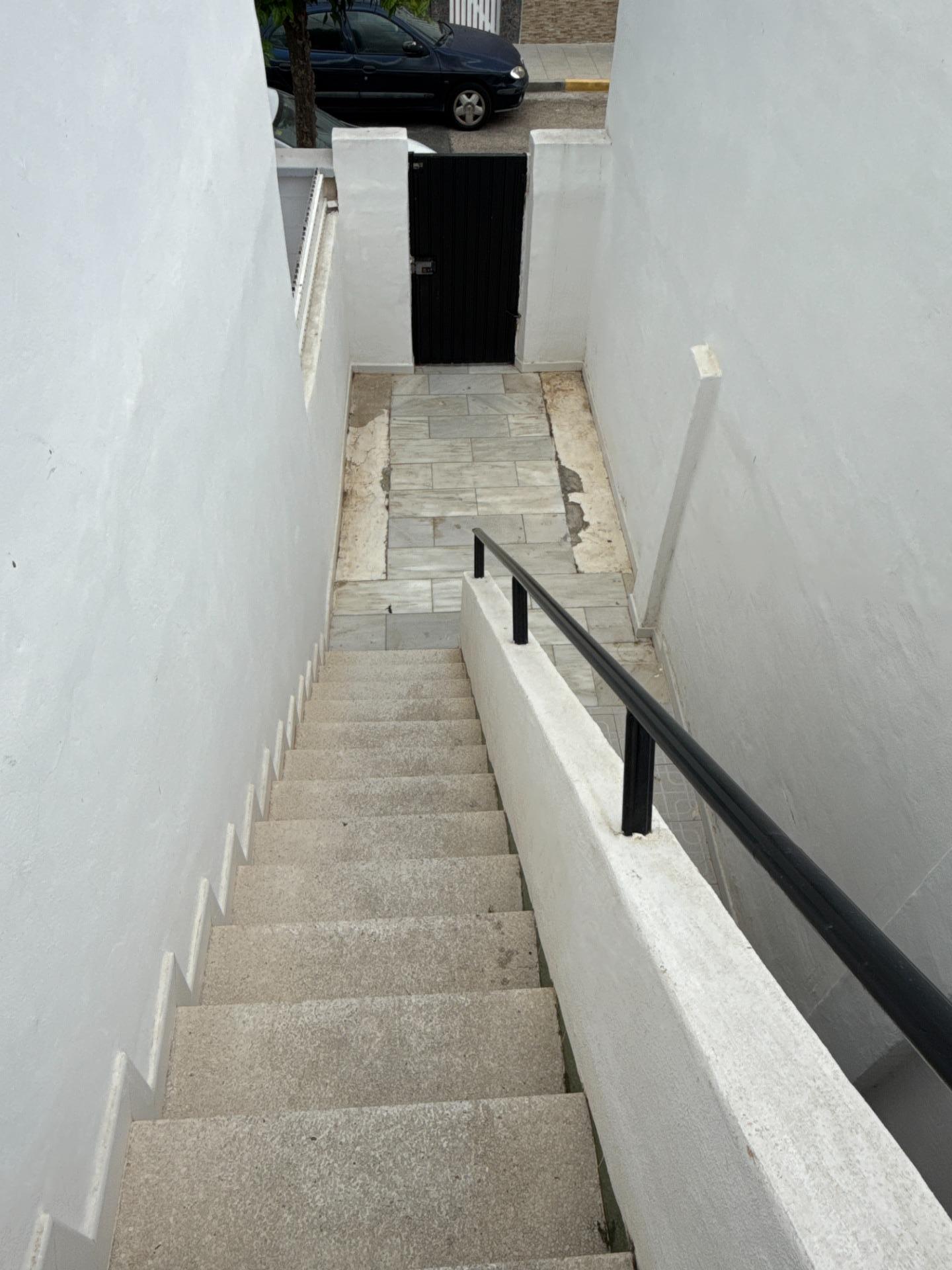 CASA EN PLANTA ALTA CON TRASTERO, PATIO Y AZOTEA EN EL CENTRO DE SAN FERNANDO (Zona) CAYETANO ROLDAN , CEMENTERIO.