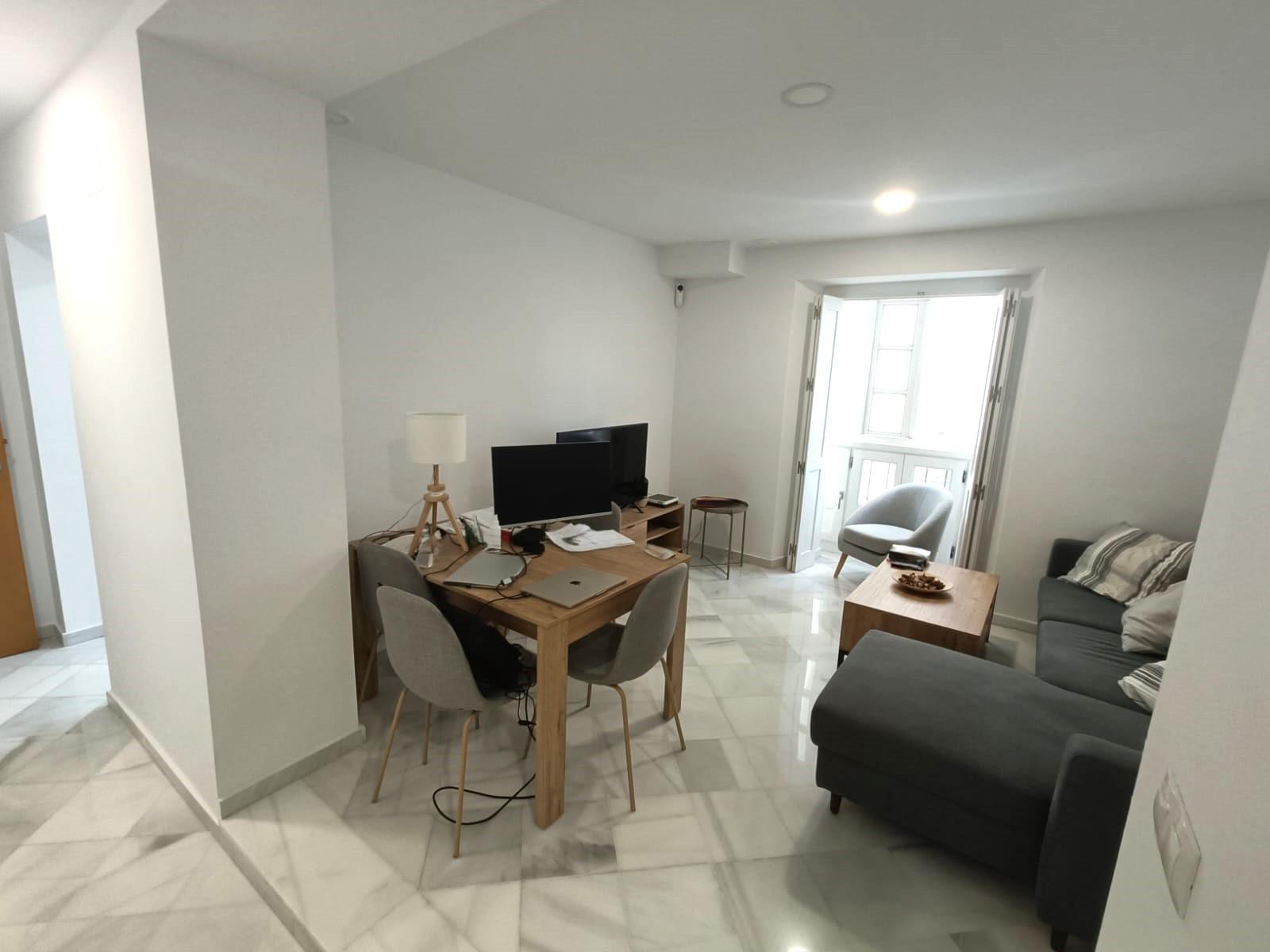 ¡¡¡¡ Piso moderno con ascensor junto al Palacio de Congresos !!!!