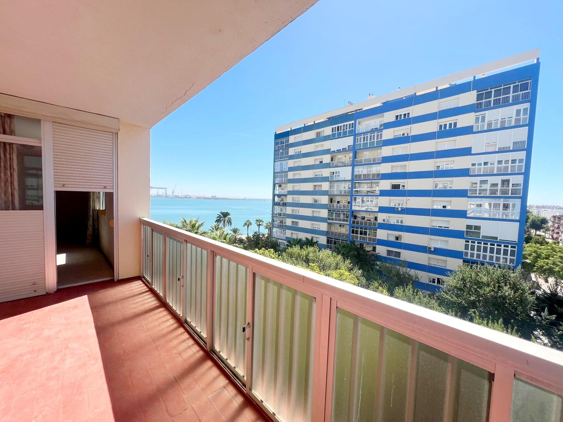 PASEO DE LA BAHÍA - CÁDIZ - ¡ 5 HABITACIONES Y TERRAZA CON VISTAS AL MAR !