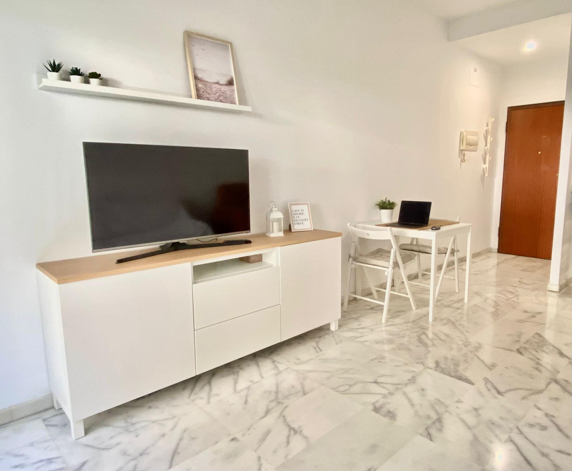 ESPECIAL INVERSIONISTAS, Apartamento de 1 dormitorio con terraza y zonas comunes. garaje incluido de 20 m2