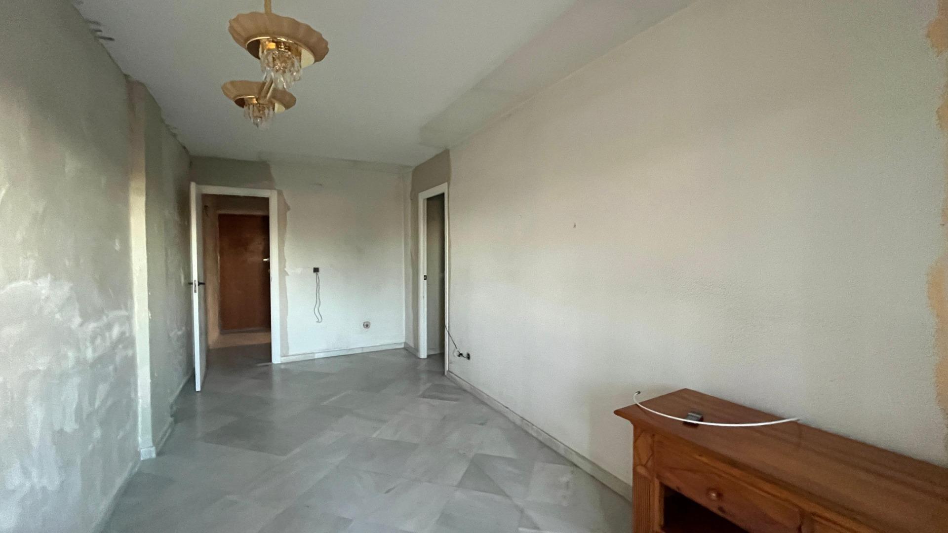 Amplio y Luminoso Piso en Santa Aurelia, Sevilla