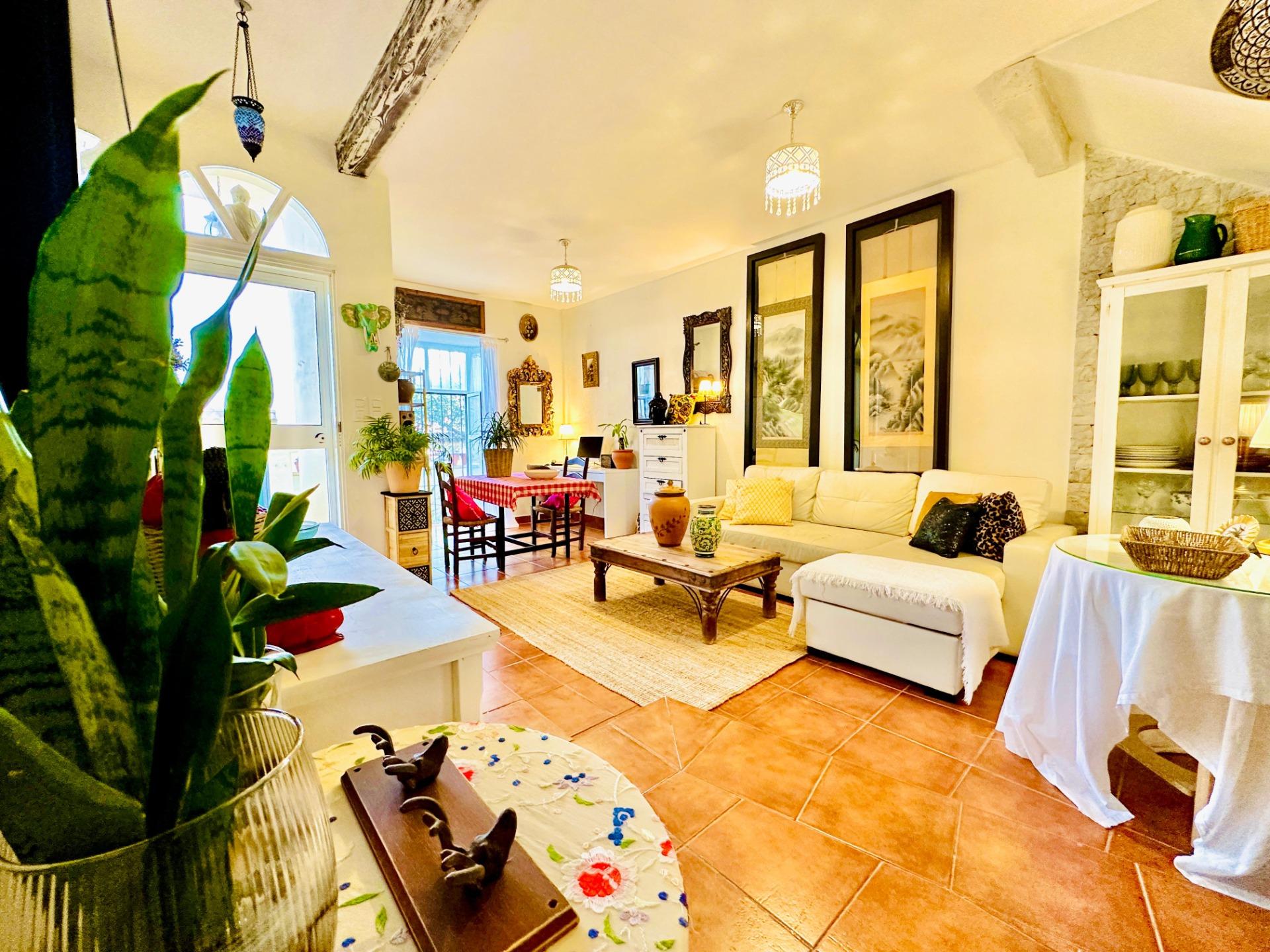 Adosado en la zona de Camposoto.