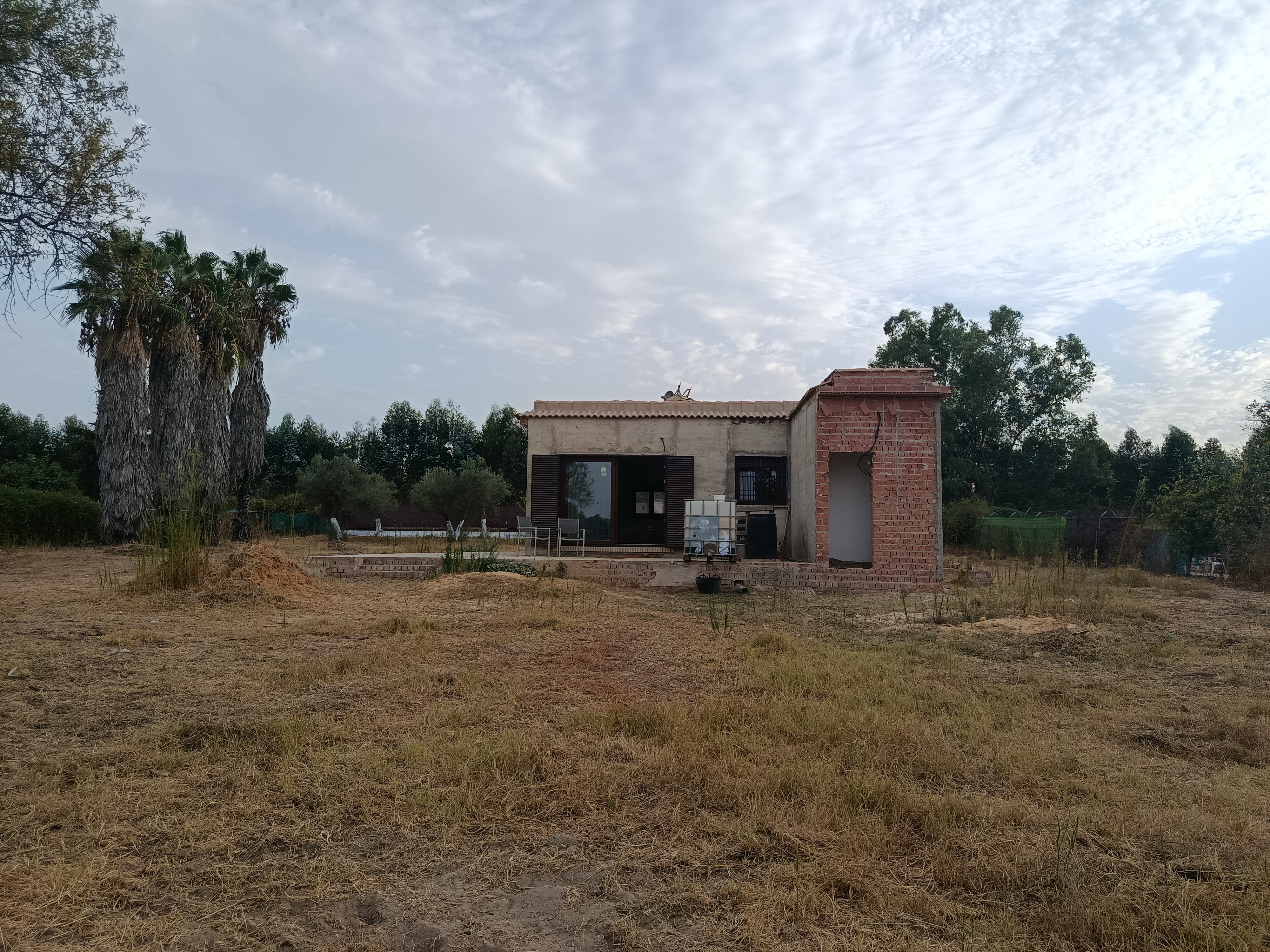 Casa de campo por terminar a tu gusto con todas las posibilidades de autosostenibilidad.