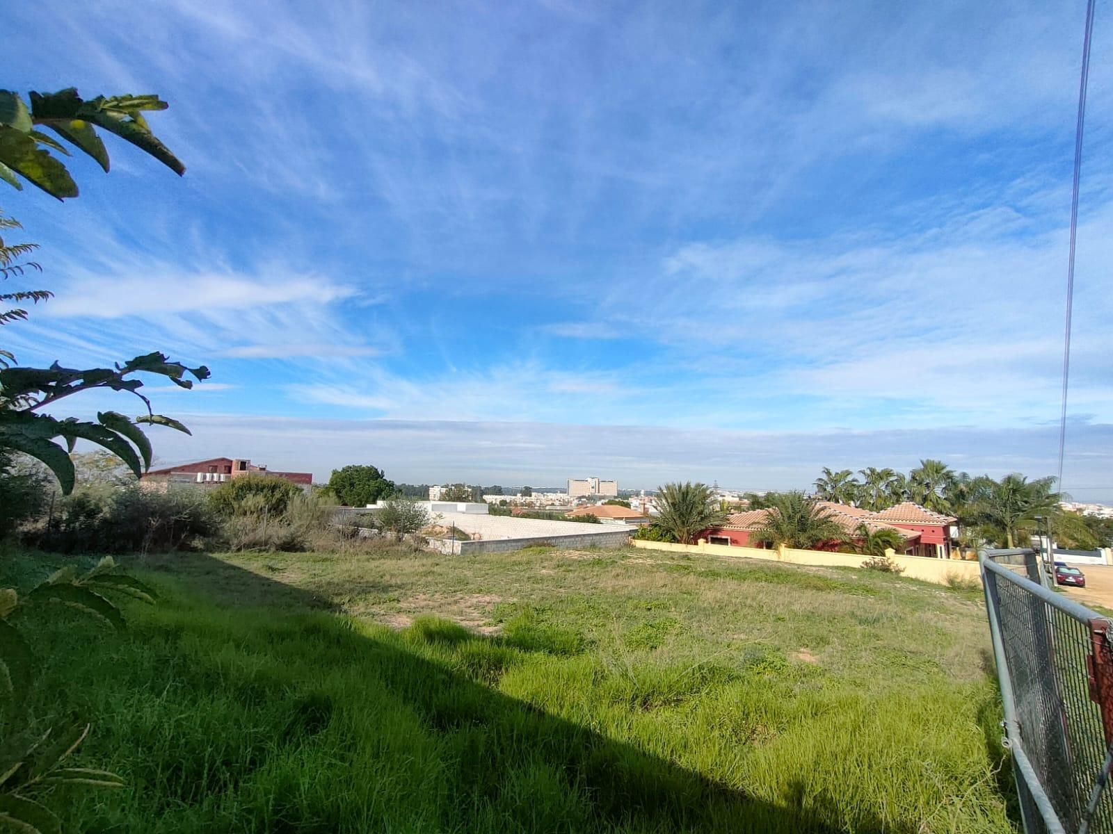 SE VENDE PARCELA URBANIZABLE EN URB. BUENAVISTA 850 M2 RECTANGULAR CON ESPECTACULARES VISTAS