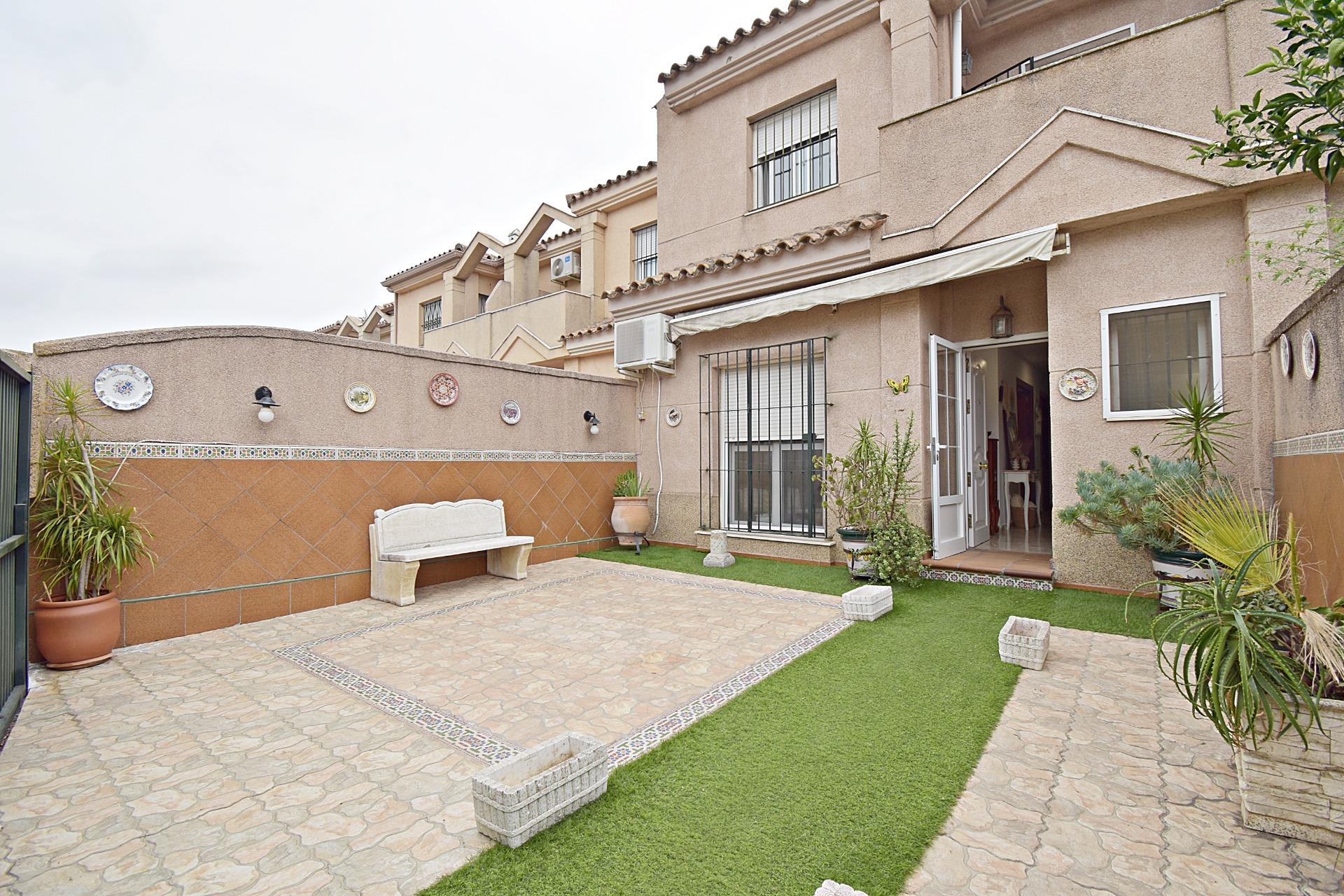 Adosado de 4 dormitorios en LOS VILLARES