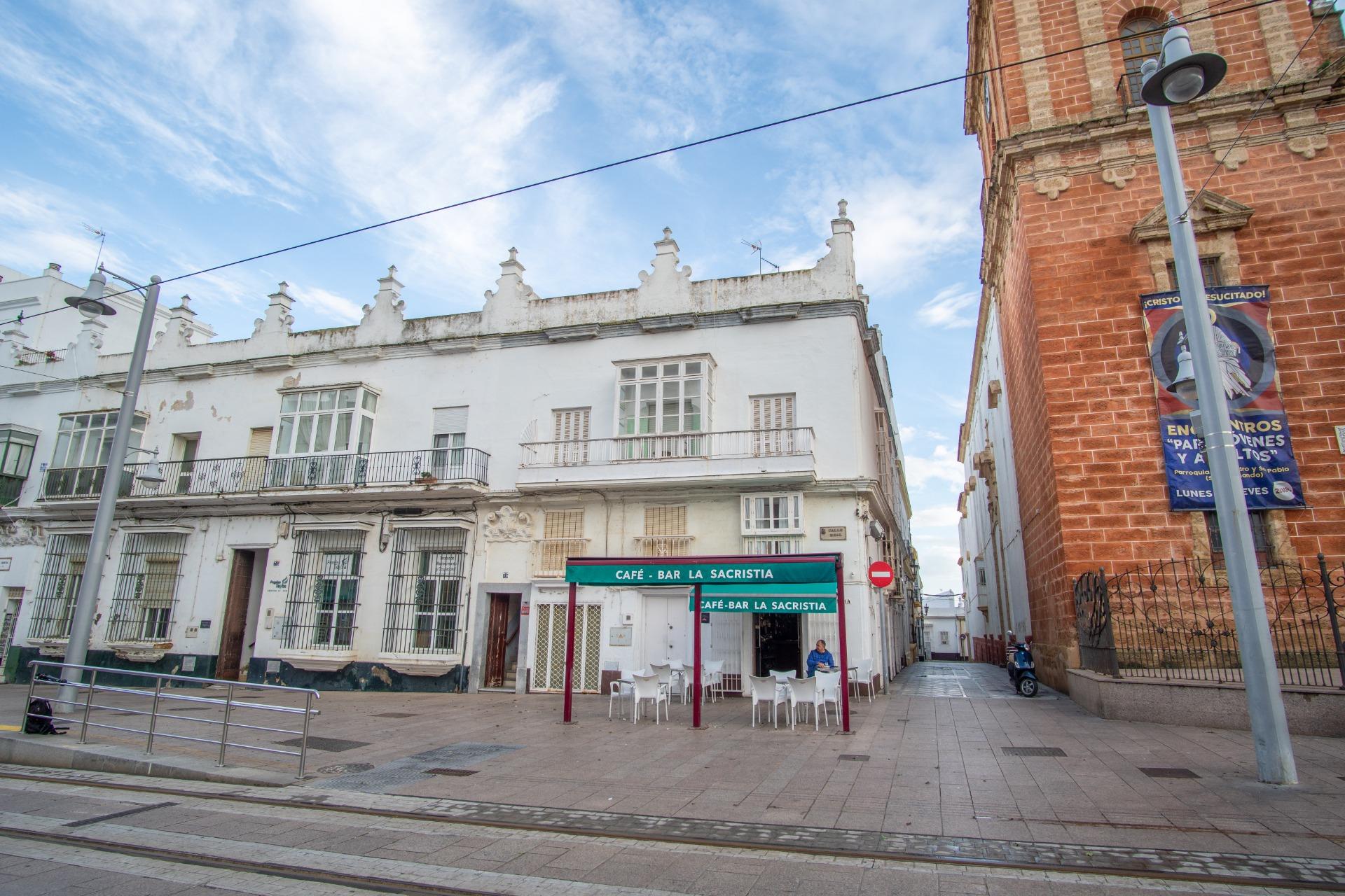 ¡Oportunidad única en el corazón de San Fernando! Ideal para inversores o proyectos turísticos.